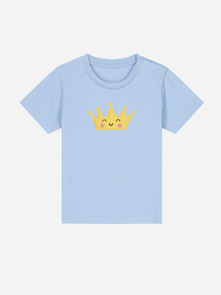 Personalisierbares Bio-T-Shirt für Kleinkinder in blau mit einer süßen Krone als Motiv.