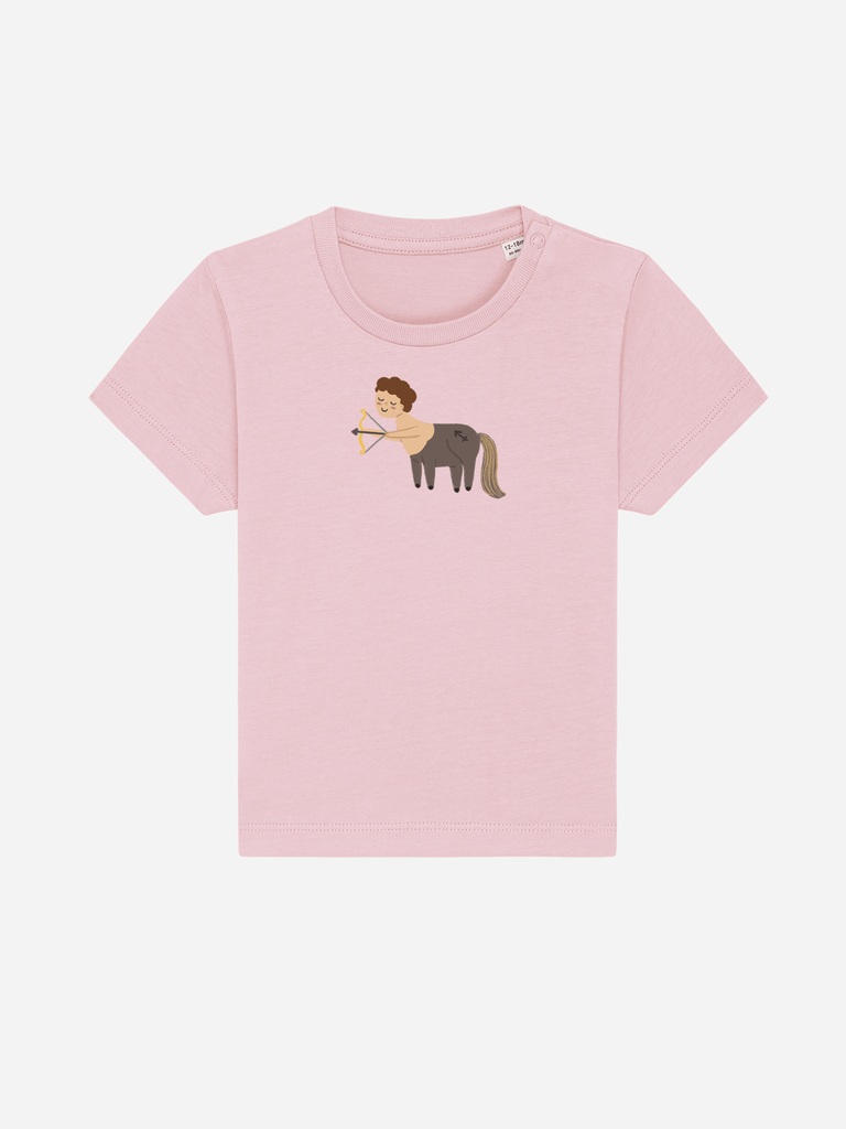 Bio-Kleinkind T-Shirt 'Sternzeichen Schütze' - personalisierbar Farbe: Rosa Vorderansicht