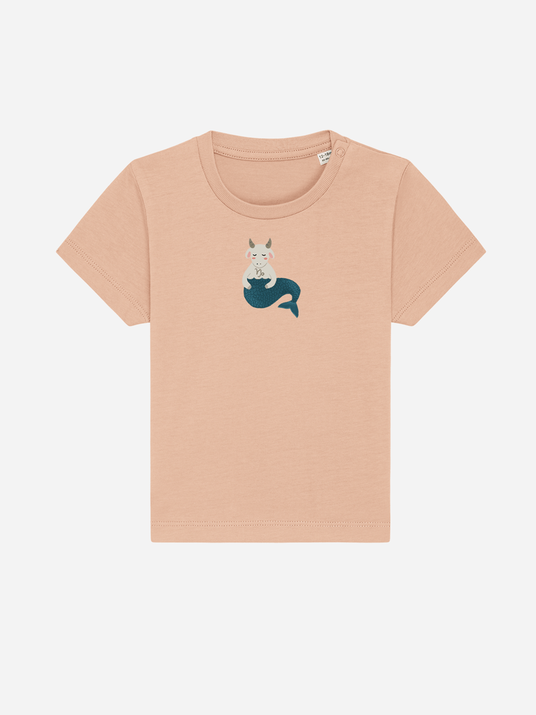 Bio-Kleinkind T-Shirt 'Sternzeichen Steinbock' - personalisierbar Farbe: Orange Rücksansichtansicht