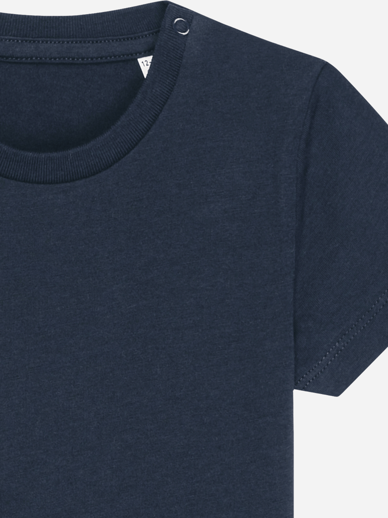 Dunkelblaues Bio-T-Shirt mit kurzem Arm und Druckknopf für Kinder, ideal für personalisierte Geschenke.