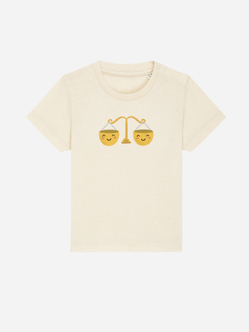 Bio-Kleinkind T-Shirt 'Sternzeichen Waage' - personalisierbar Farbe: Natur Vorderansicht
