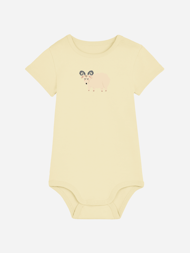 Bio-Baby Body 'Sternzeichen Widder' - personalisierbar Farbe: Gelb Bild 1