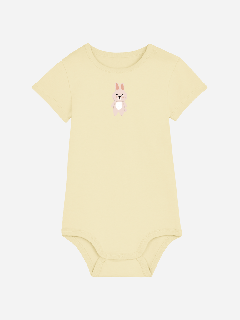 Personalisierter Baby-Body in Gelb mit 'Hase'-Motiv für Babys, ideal als Ostergeschenk oder zur Geburt.