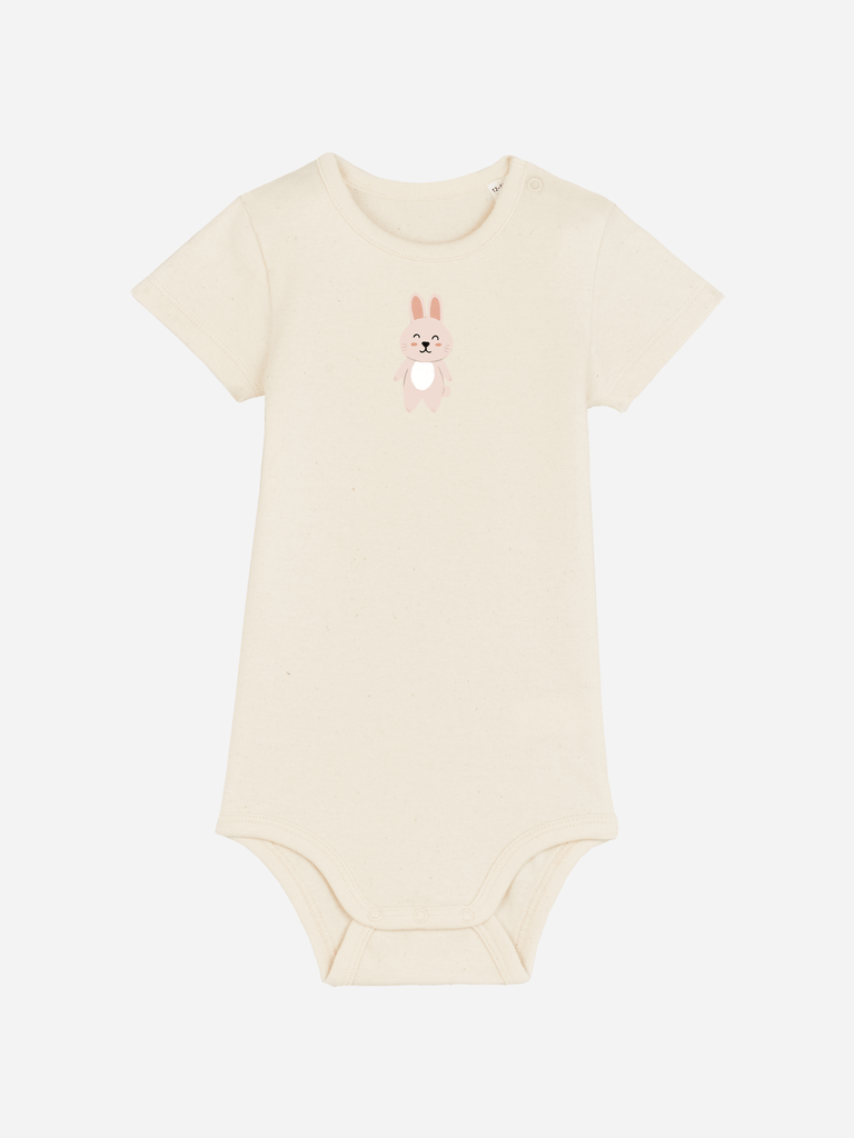 Personalisierter Baby-Body mit Hase-Motiv, ideal als Baby-Geschenk zu Ostern oder zur Geburt.