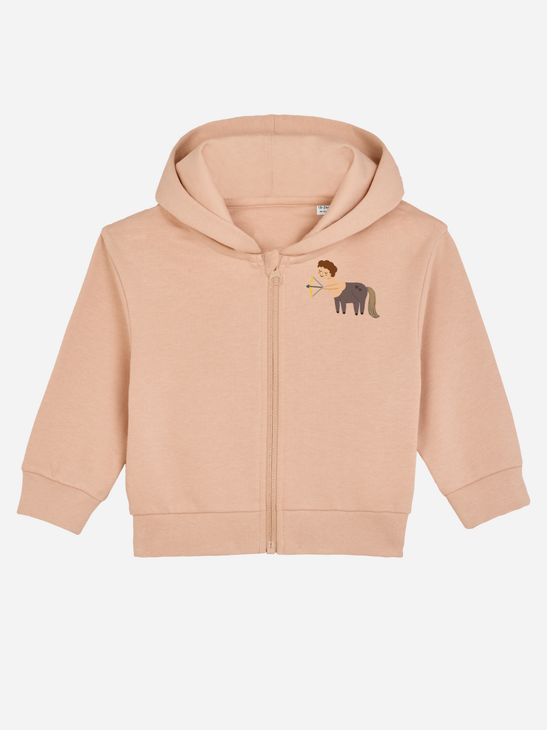 Babygeschenk zum 1. Geburtstag: Personalisierbare Bio-Sweatjacke (0–3 J.) 'Sternzeichen Schütze', Frontansicht in Orange