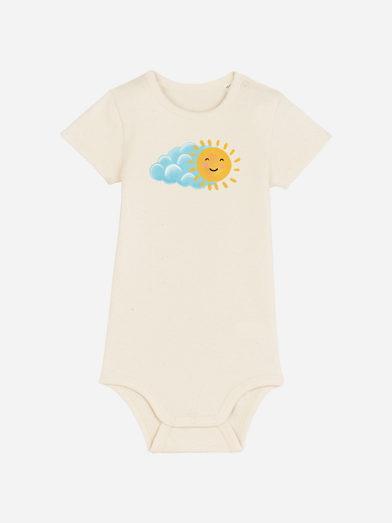 Bleibendes Geschenk zur Geburt oder Taufe: Personalisierter Baby-Body (0–2 J.) 'Sonne', Frontansicht in Beige