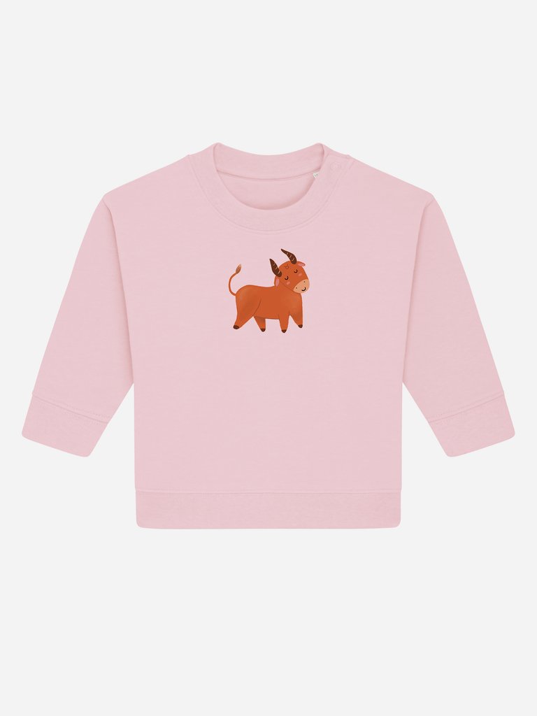 Persönliches Geschenk zum 2. Geburtstag: Personalisierbarer Bio-Pullover (0–3 J.) 'Sternzeichen Stier', Frontansicht in Rosa