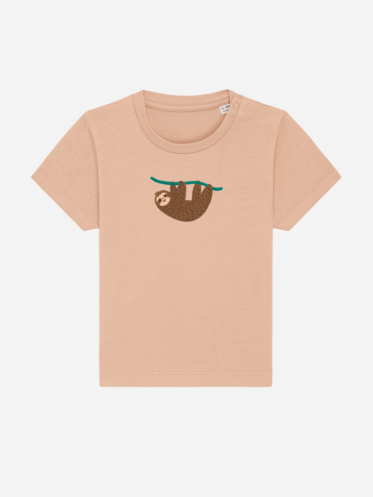 Personalisierbares Bio-T-Shirt für Kleinkinder mit Faultier-Design in zartem Pfirsichton.