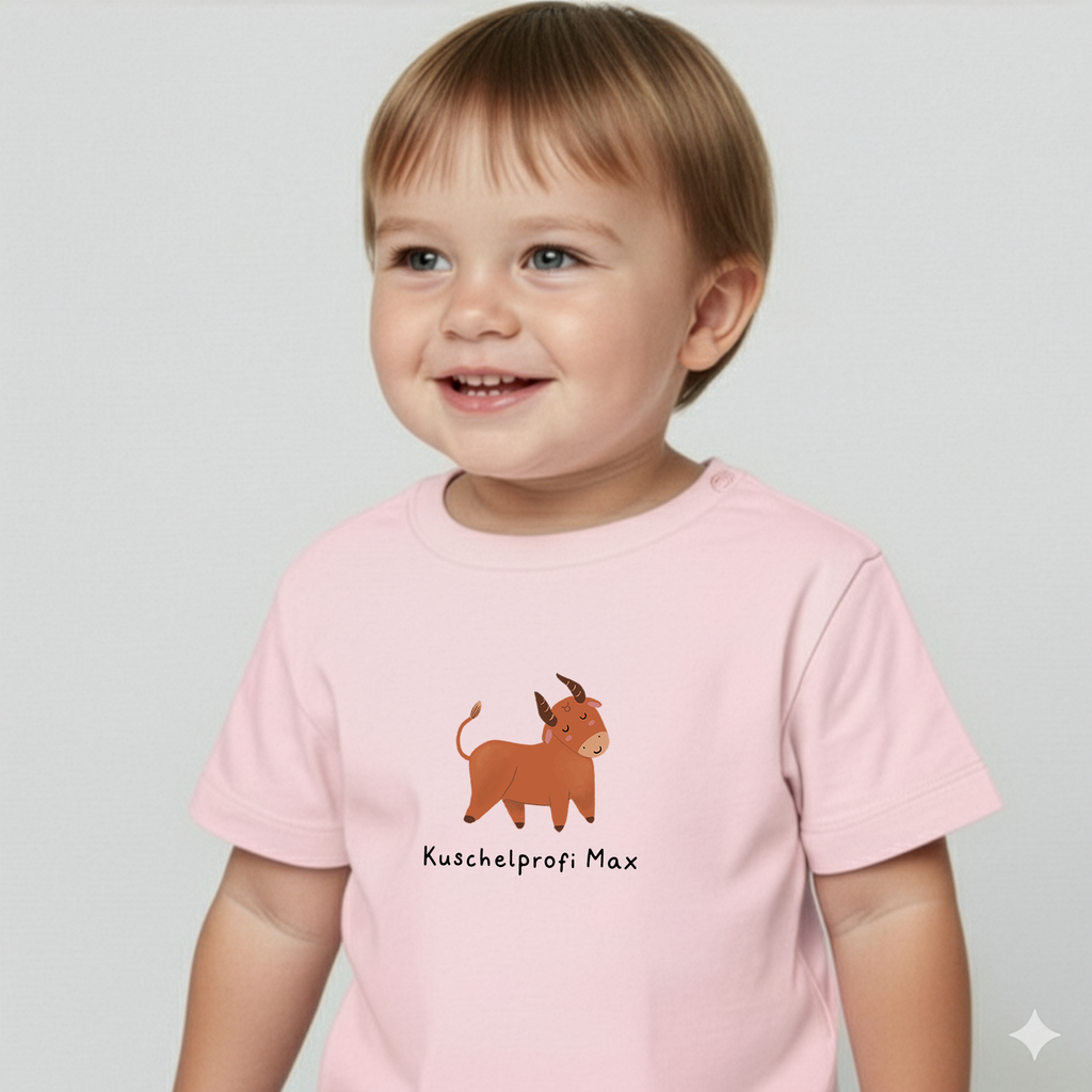 Sinnvolles Geschenk zum 3. Geburtstag: Personalisierbares Bio-T-Shirt mit Sternzeichen Stier in 8 Farben erhältlich auf liebeundgeschenke.de.